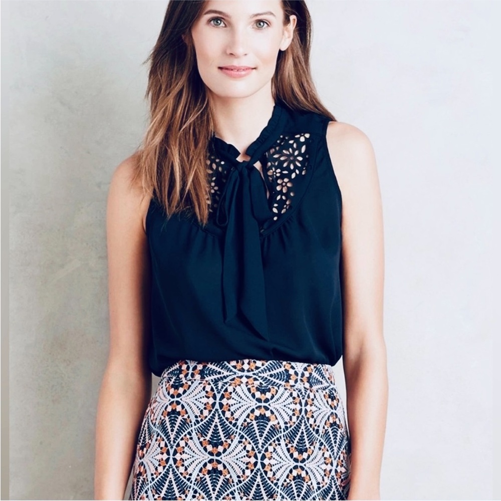 Anthropologie Maeve Navy Blue Eyelet Luca Tie-Neck Sleeveless Blouse size 6